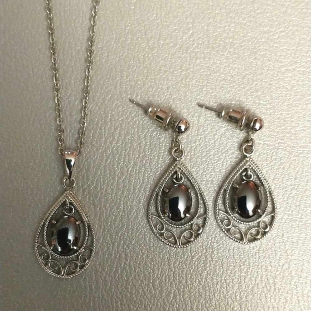 Hematite Earrings & Necklace Set